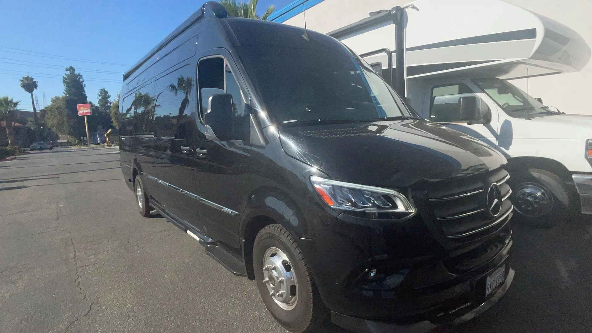 2022 Airstream Interstate 24GT - Photo 2