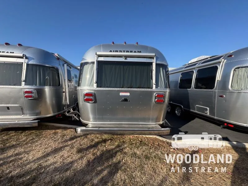 2026 Airstream International 27FB - Photo 4