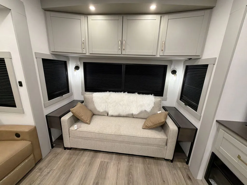 2026 Brinkley Model Z 3600, Photos photo 22