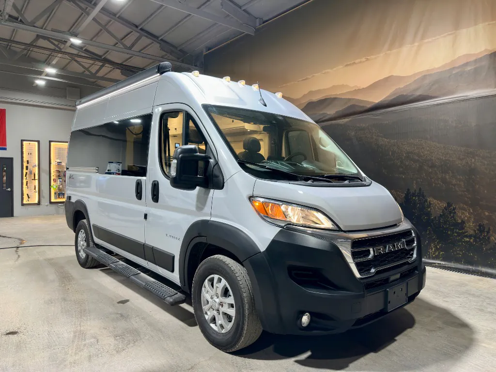 2025 Entegra Coach Arc 18C - Photo 2