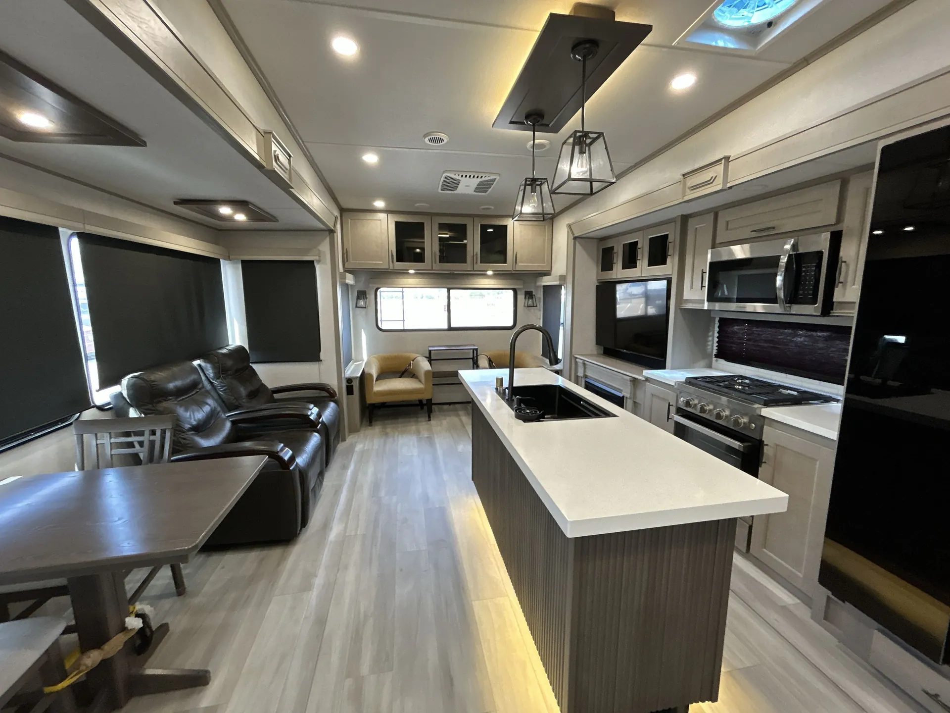 2024 Grand Design Influence 2903RL - Photo 3