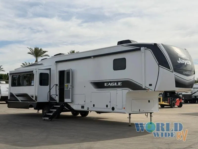 2026 Jayco Eagle 355MBQS - Photo 2