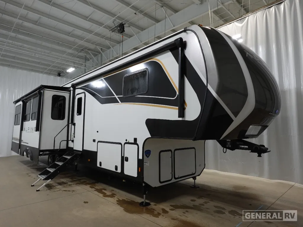2025 Keystone Alpine Avalanche Edition 366LS - Photo 2