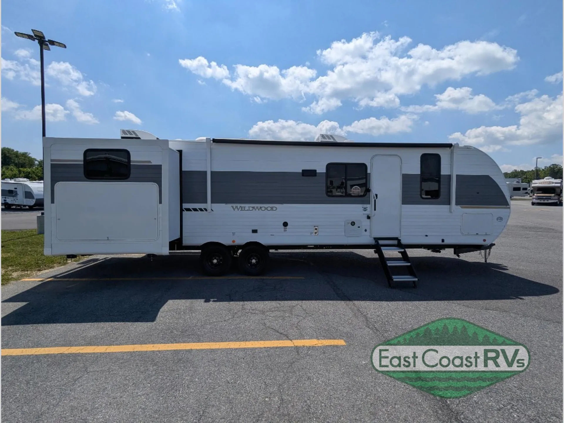 2027 Forest River Wildwood 31KQBTS - Photo 3