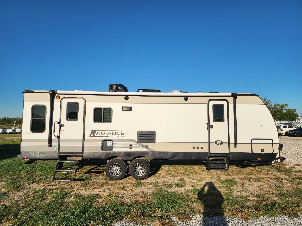 2019 Cruiser RV Radiance 25RL, Photos photo 9