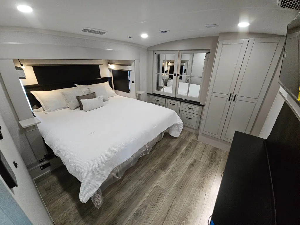 2026 Jayco North Point 395DSDB, Photos photo 24