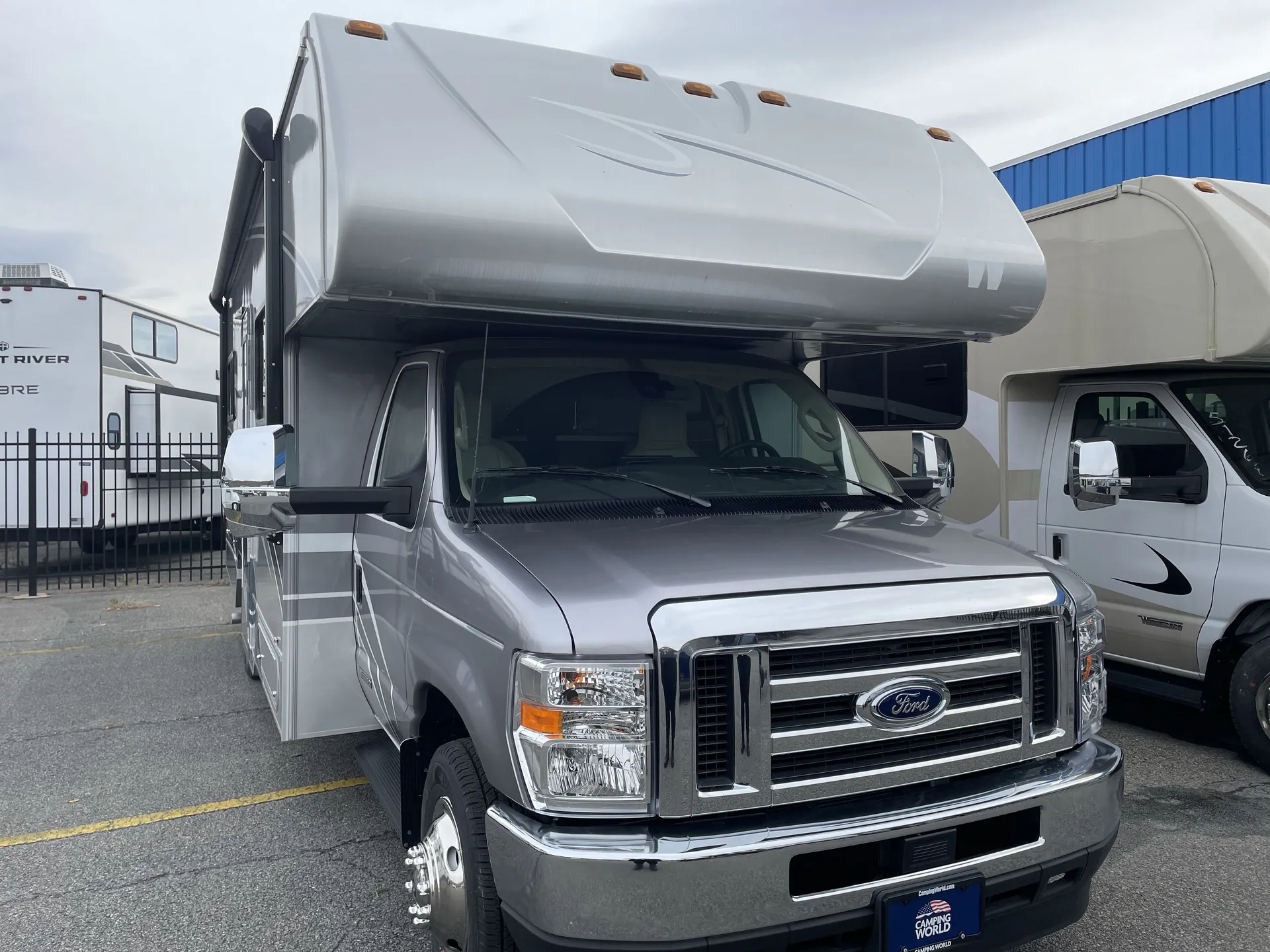 2025 Winnebago Spirit 25B - Photo 2