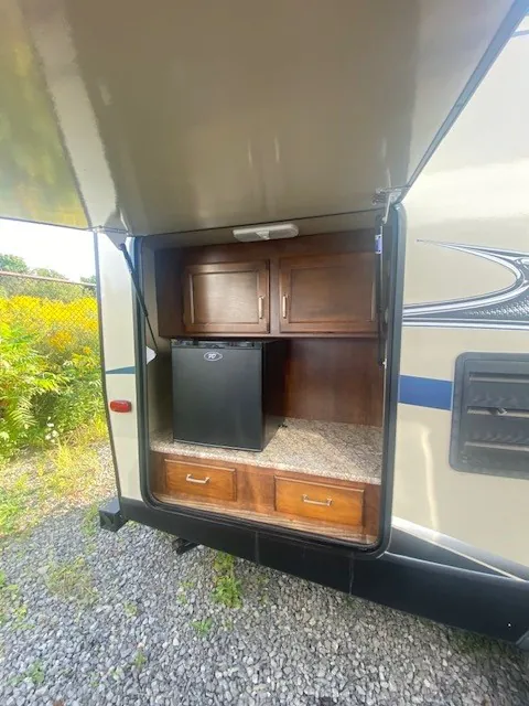 2017 Keystone Outback Ultra-Lite 220URB - Photo 3
