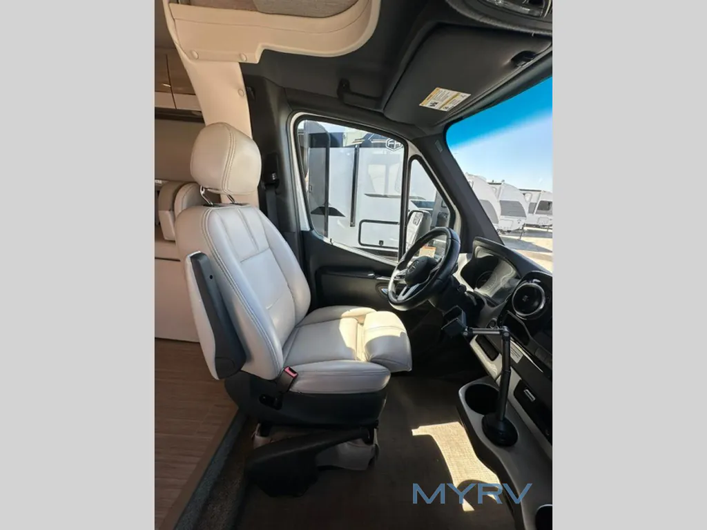 2023 Thor Motor Coach Tiburon 24FB, Photos photo 10