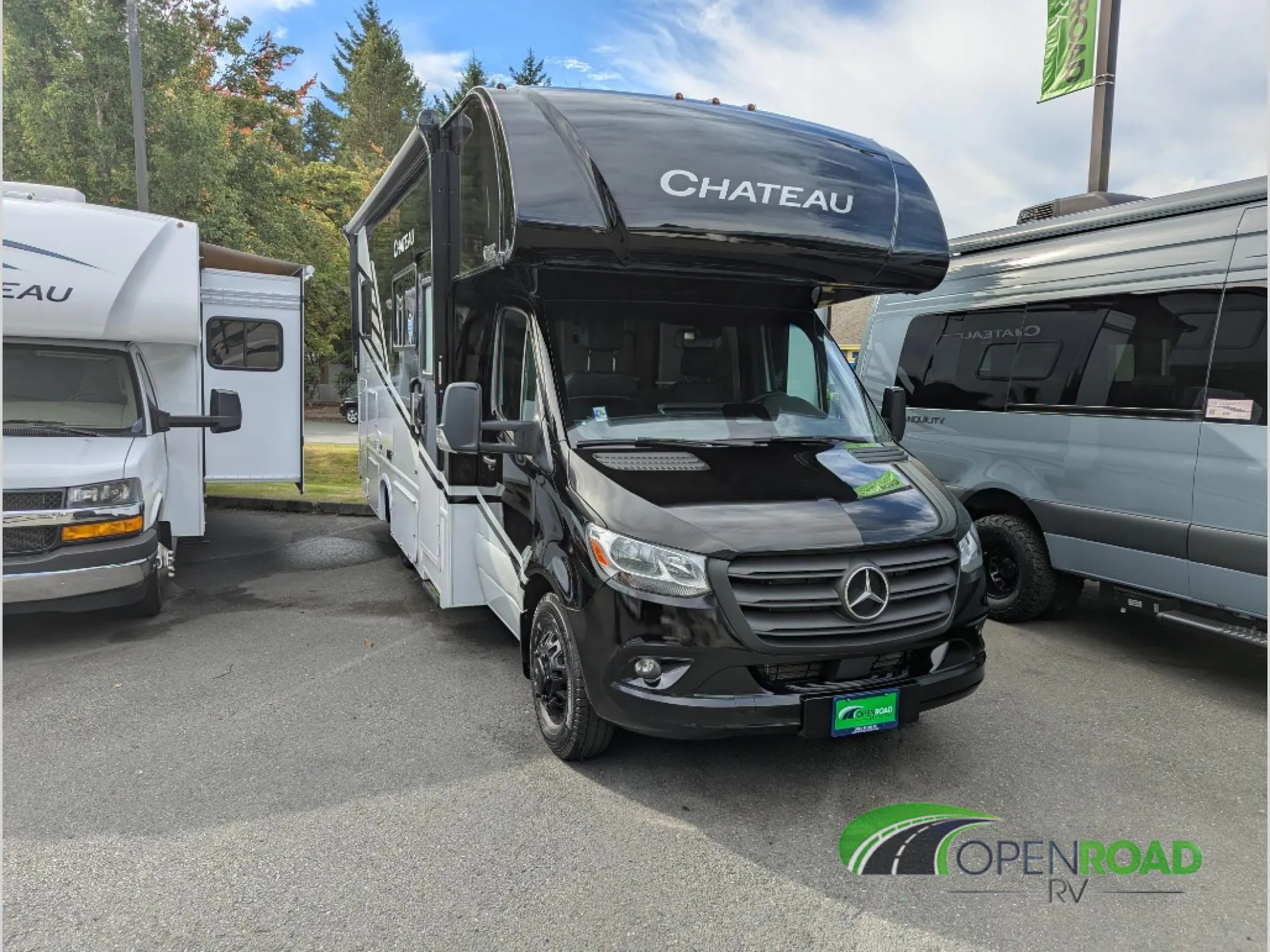 2026 Thor Motor Coach Chateau 24LV - Photo 3
