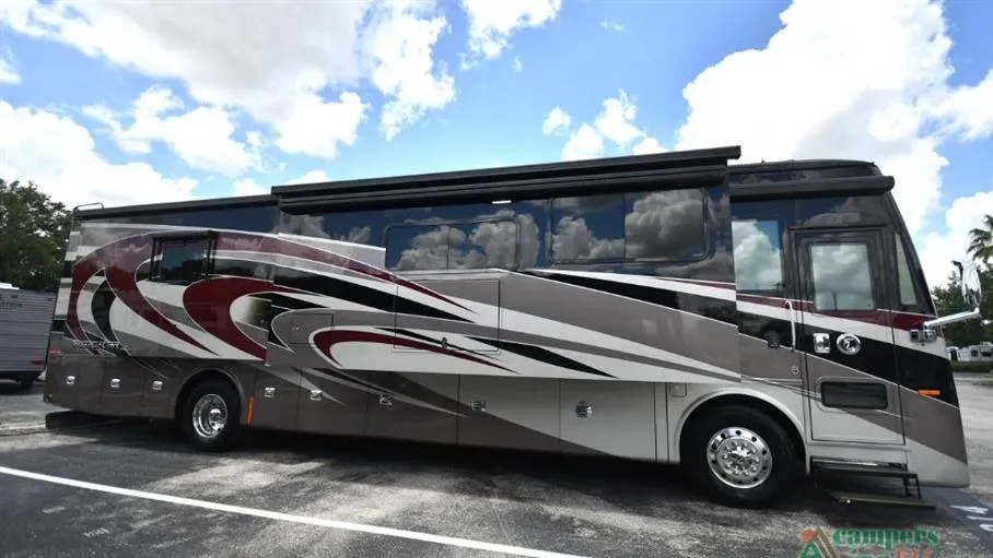 2020 Tiffin Phaeton 40 IH - Photo 3
