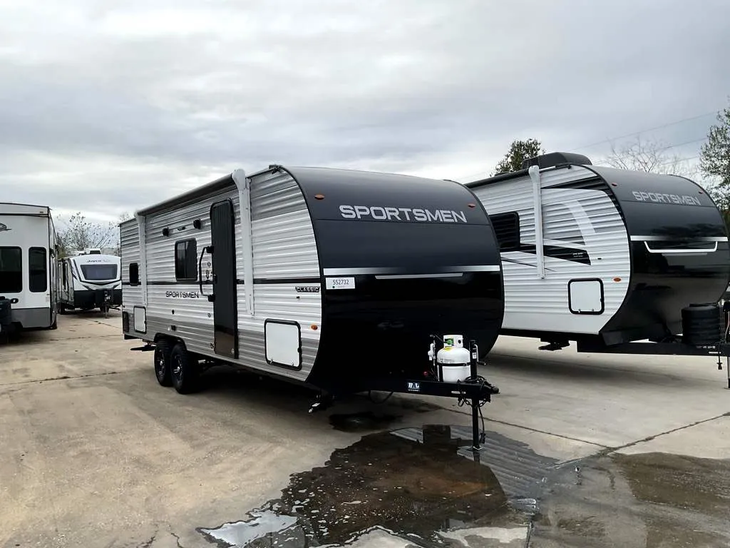 2026 KZ RV Sportsmen 240BH - Photo 4