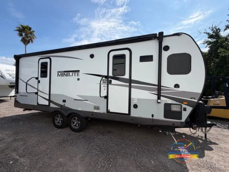 2023 Forest River Rockwood Mini Lite 2516S - Photo 3
