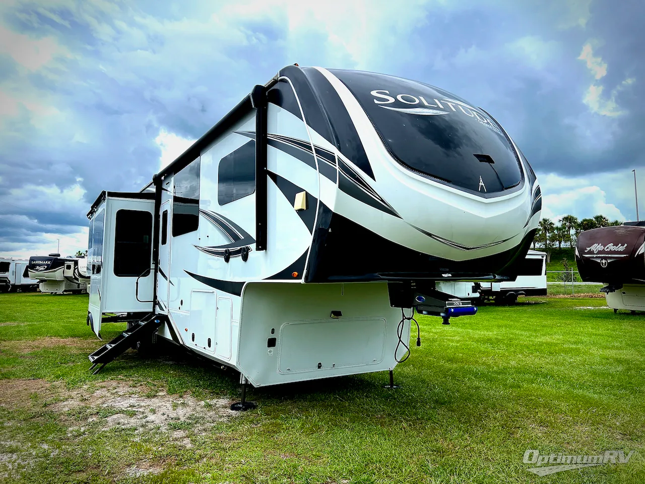 2023 Grand Design Solitude 376RD - Photo 2