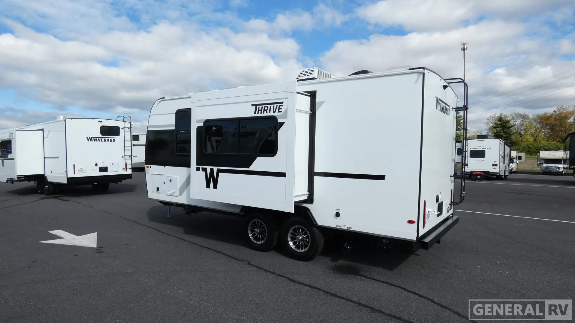 2026 Winnebago Thrive 18FBS - Photo 4