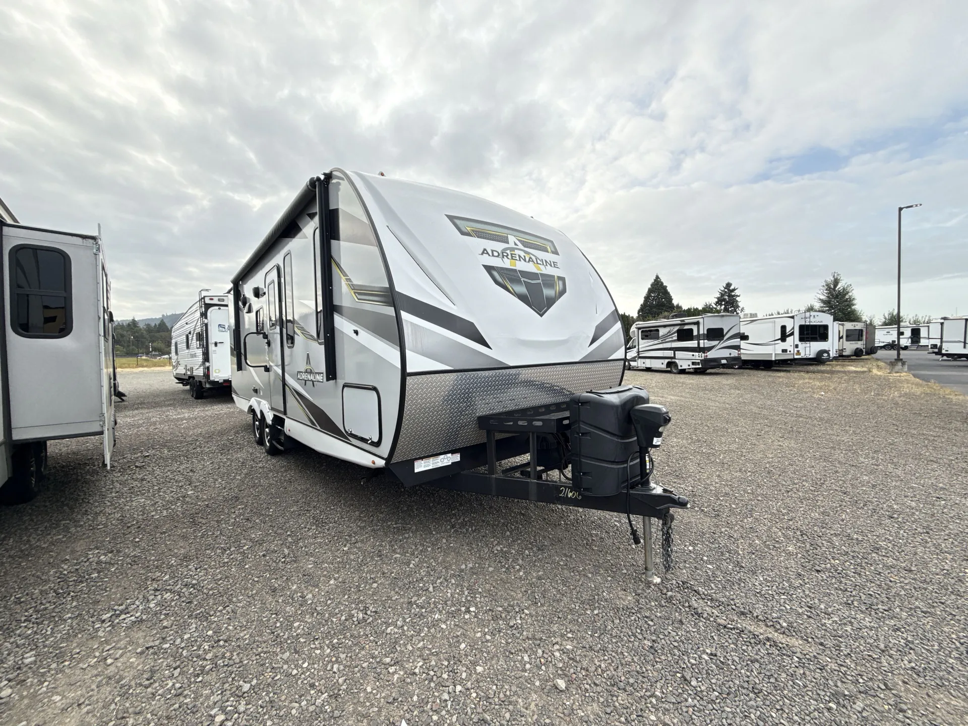 2022 Coachmen Adrenaline 23LT - Photo 2