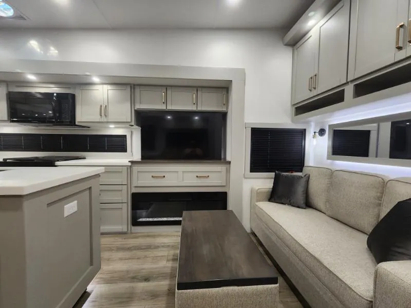 2025 Brinkley Model Z 3300, Photos photo 7