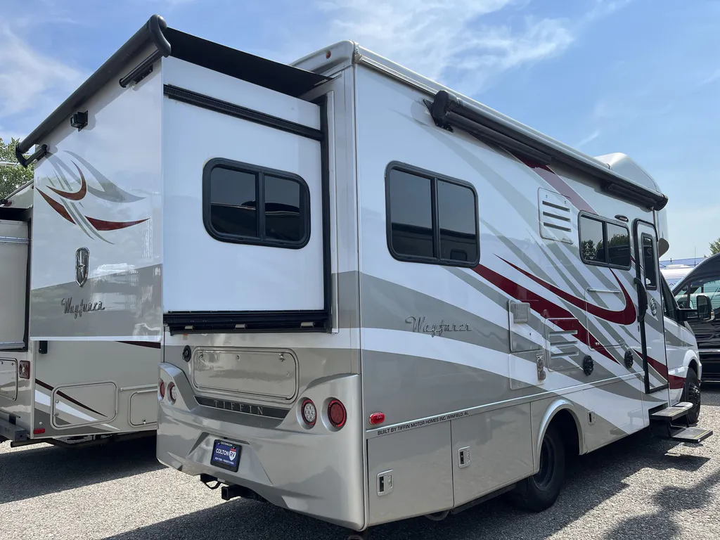 2017 Tiffin Wayfarer 24 QW, Photos photo 2