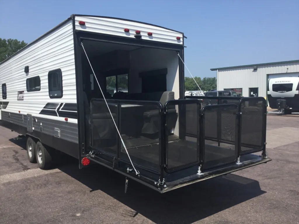 2023 Dutchmen Coleman Lantern 251TQ, Photos photo 6
