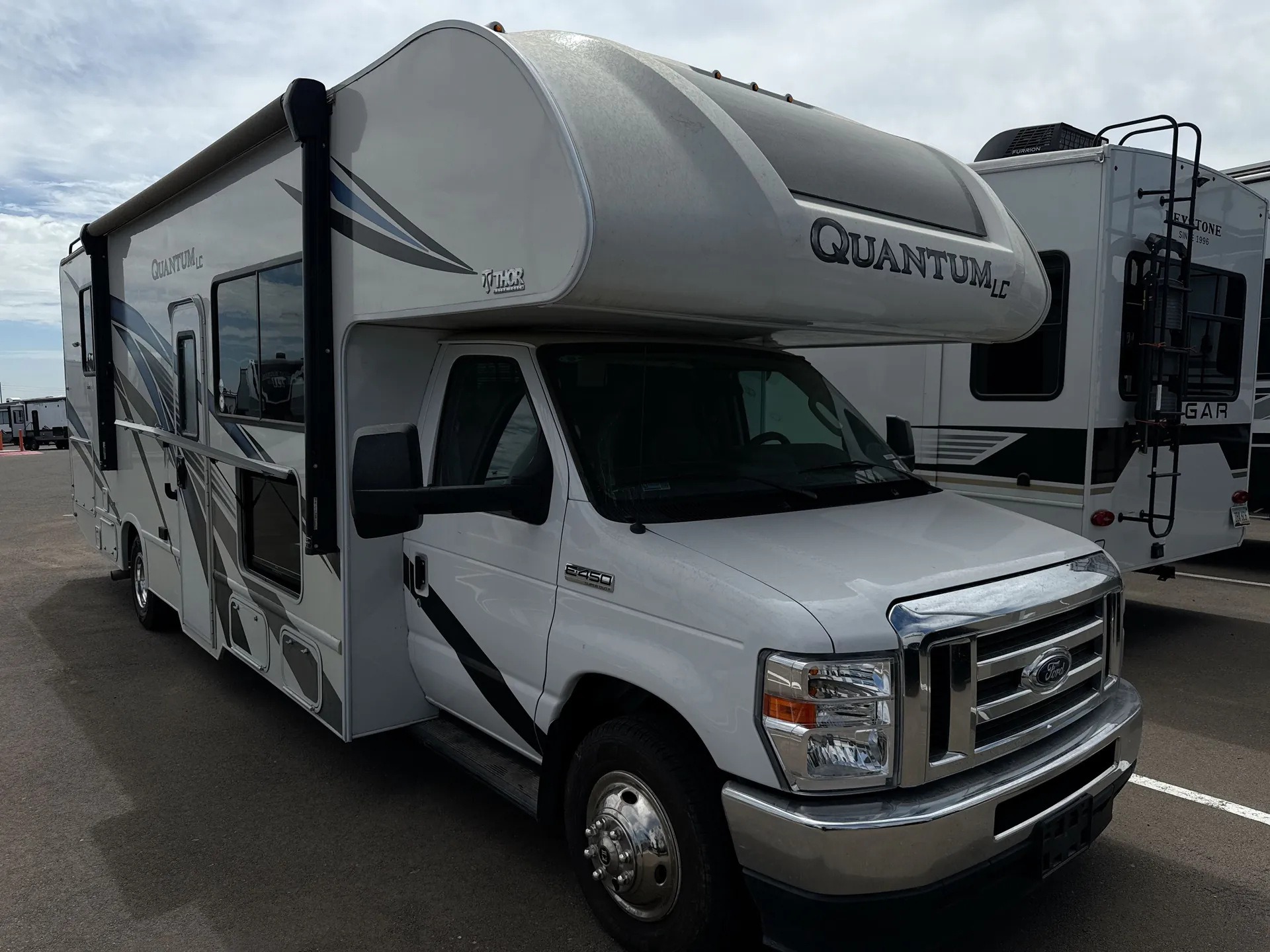 2023 Thor Motor Coach Quantum LC28 - Photo 2