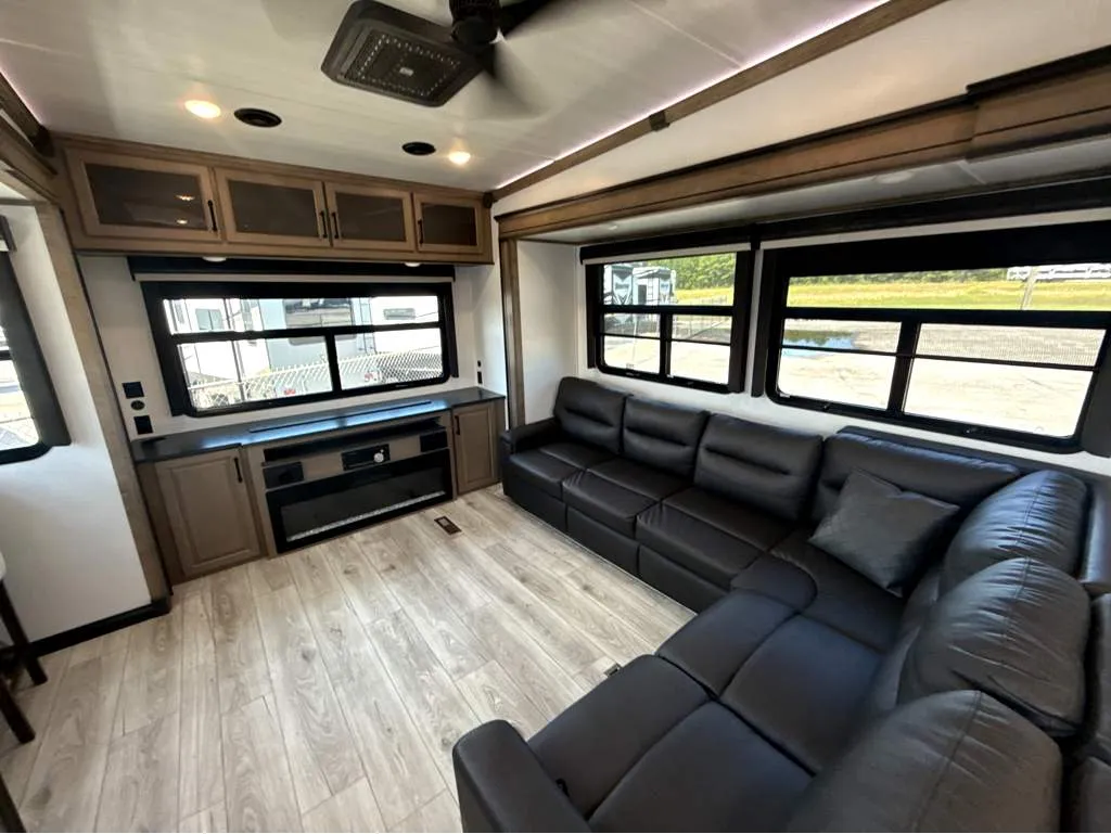 2024 Keystone Montana 3531RE, Photos photo 12
