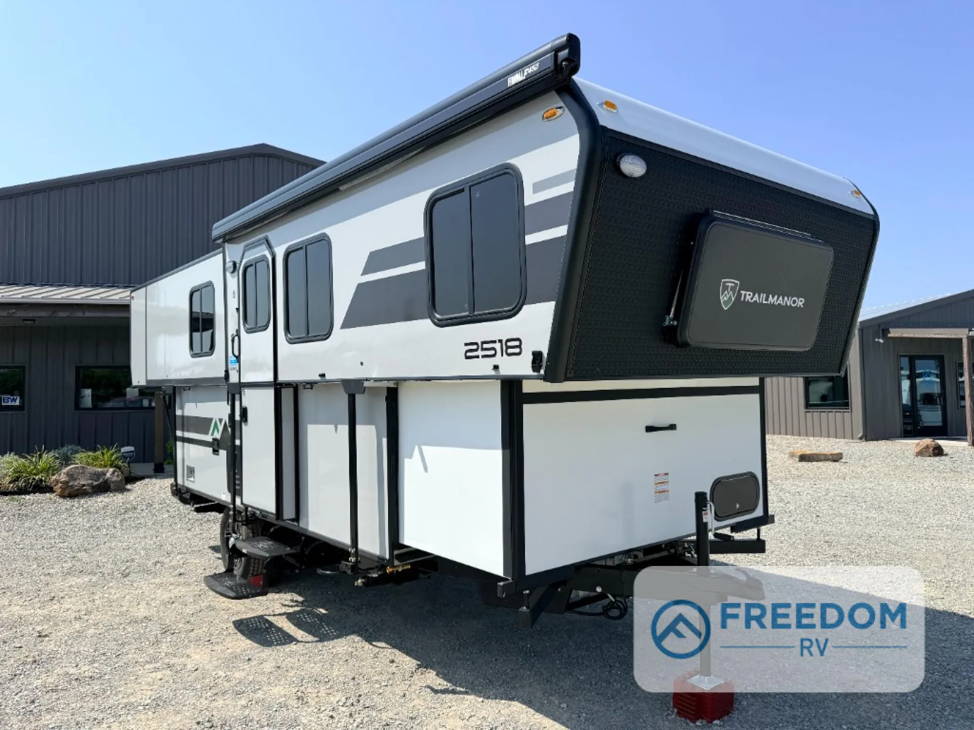 2027 TrailManor 2518 Series 2518KD - Photo 2