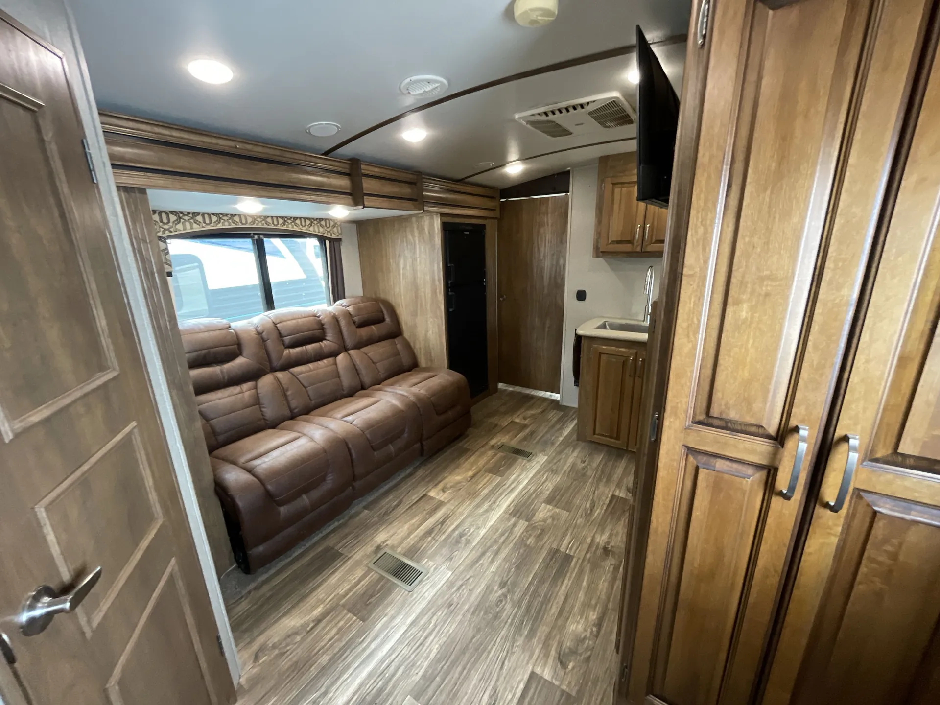 2019 Keystone Laredo 250BH — living area main