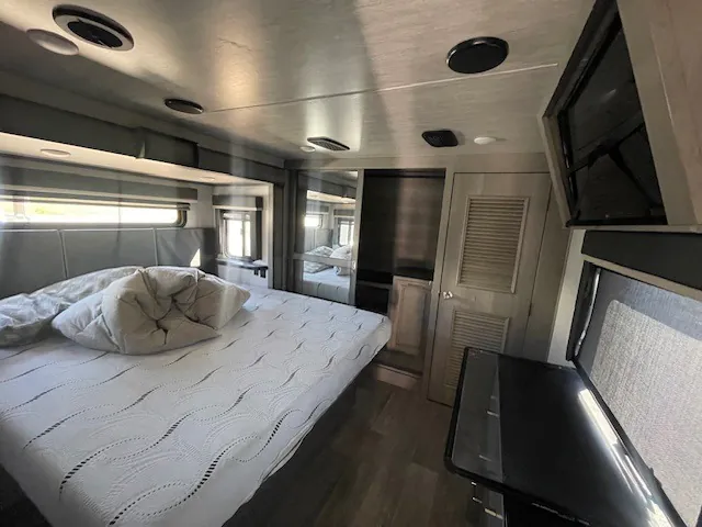 2021 Keystone Montana 3231CK, Photos photo 9