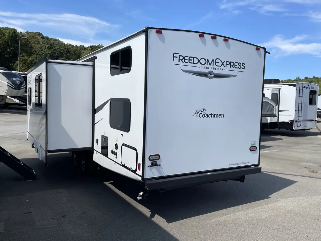2023 Coachmen Freedom Express Select 29SE, Photos photo 6