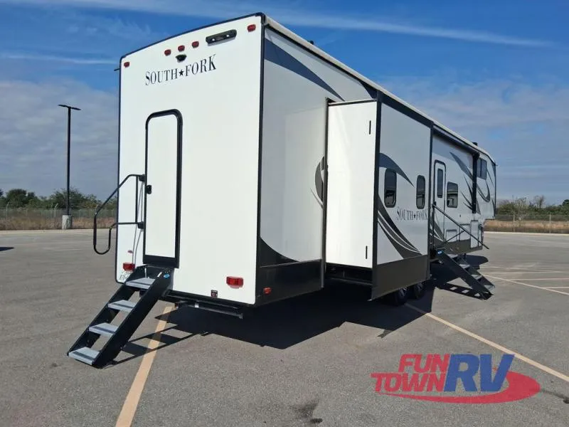 2023 Cruiser South Fork 3850BH - Photo 4