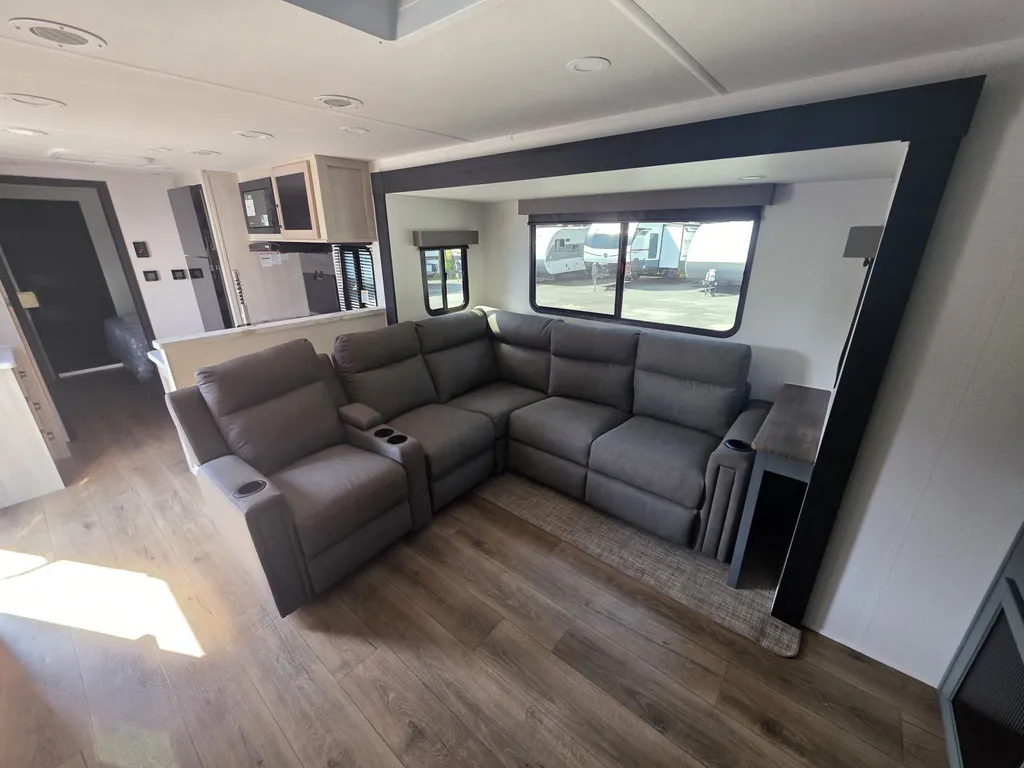 2027 Forest River Solaire 3300FLBS, Photos photo 13