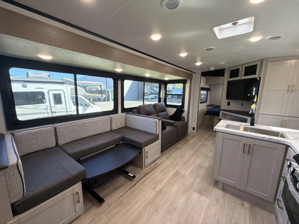 2027 Jayco Jay Feather 29BHB, Photos photo 13