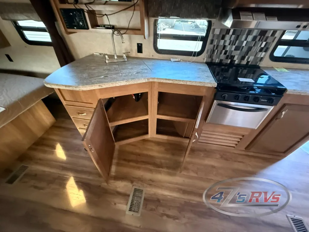 2017 Coachmen Catalina Legacy Edition 223RBS, Photos photo 17