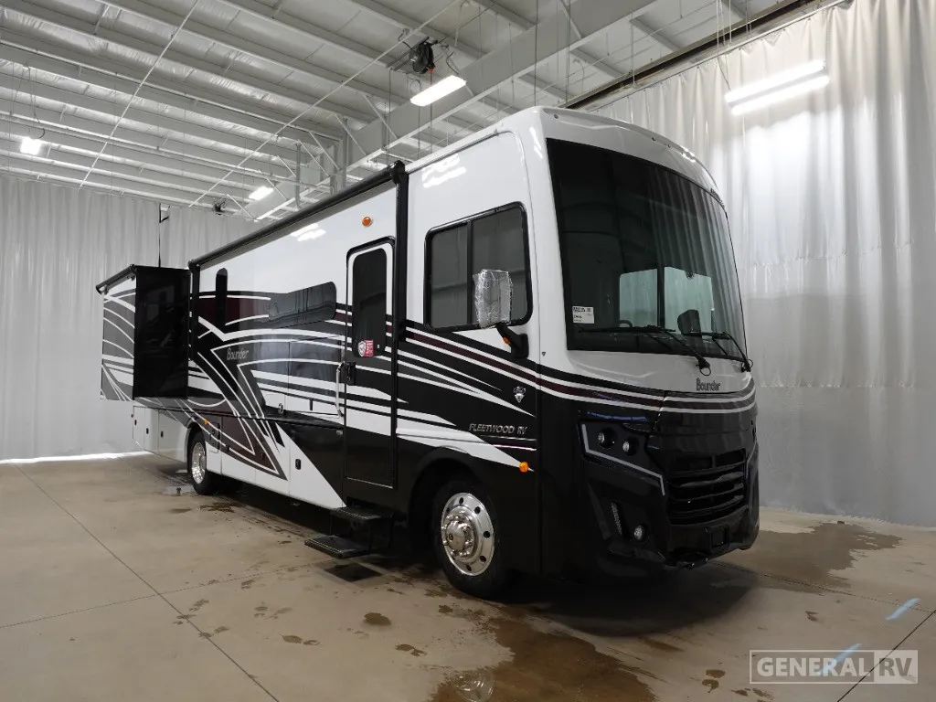 2026 Fleetwood Bounder 35K - Photo 2