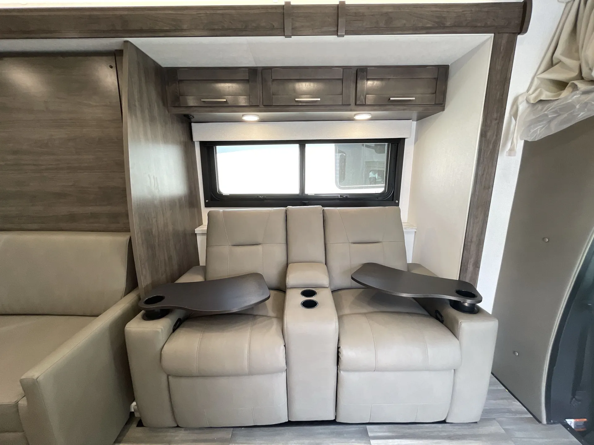 2026 Jayco Melbourne 24R — living area main