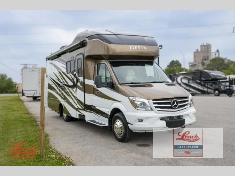 2018 Tiffin Motorhomes Wayfarer Used    24 FW - Main photo