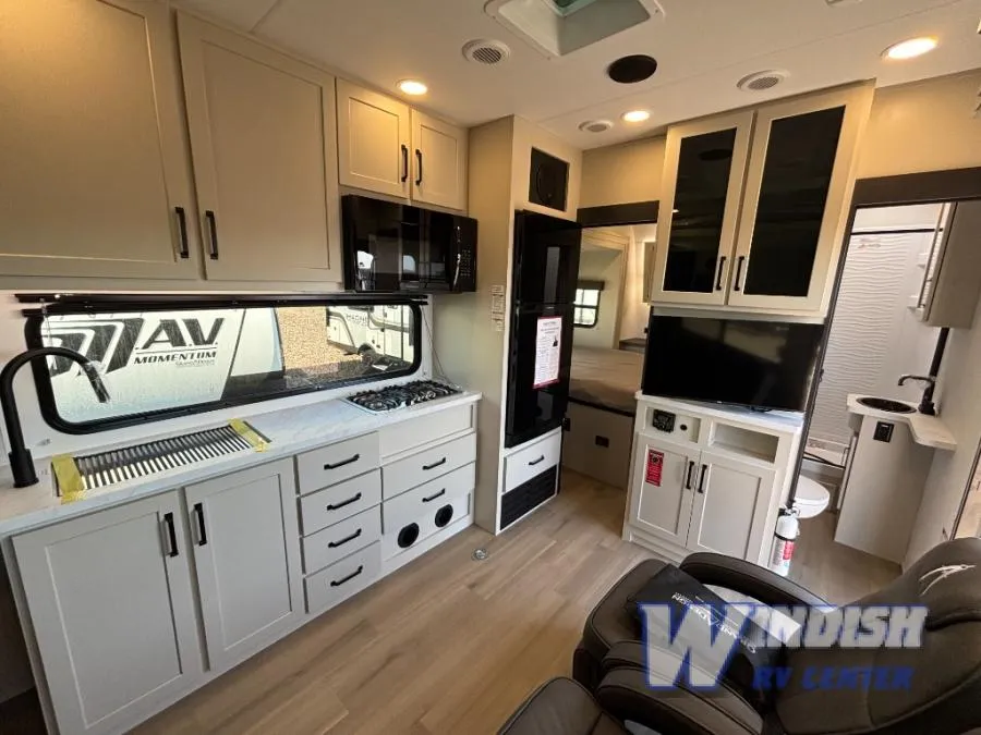 2026 Grand Design Momentum G-Class 21G - Photo 3