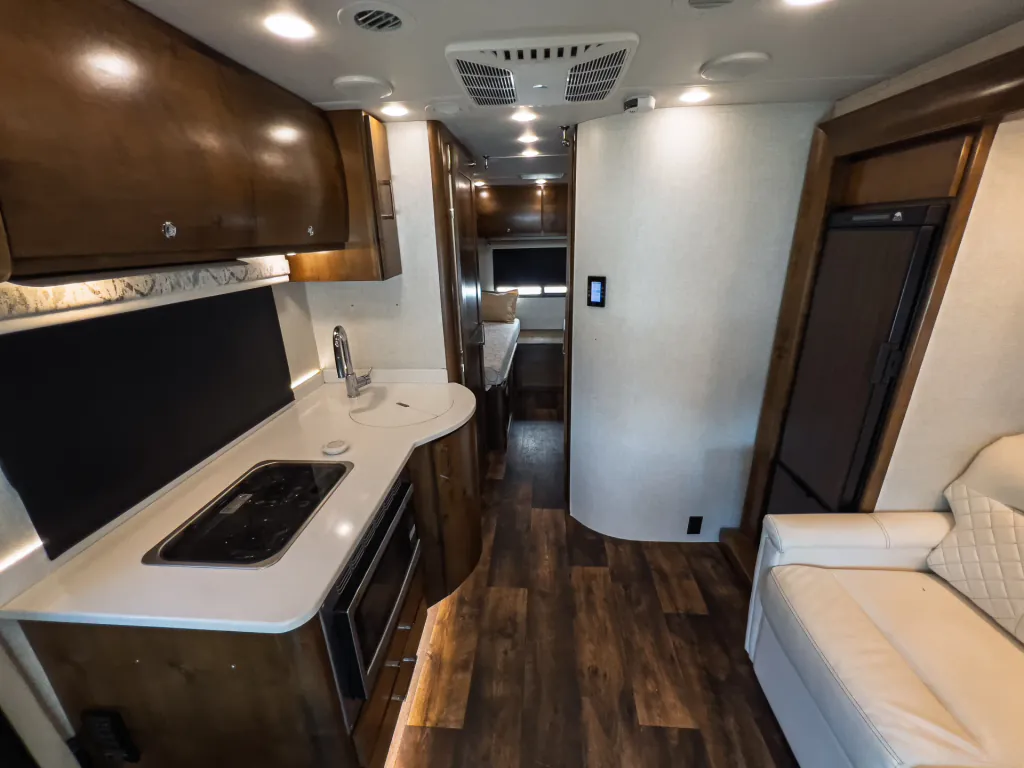 2019 Tiffin Wayfarer 24 TW, Photos photo 5