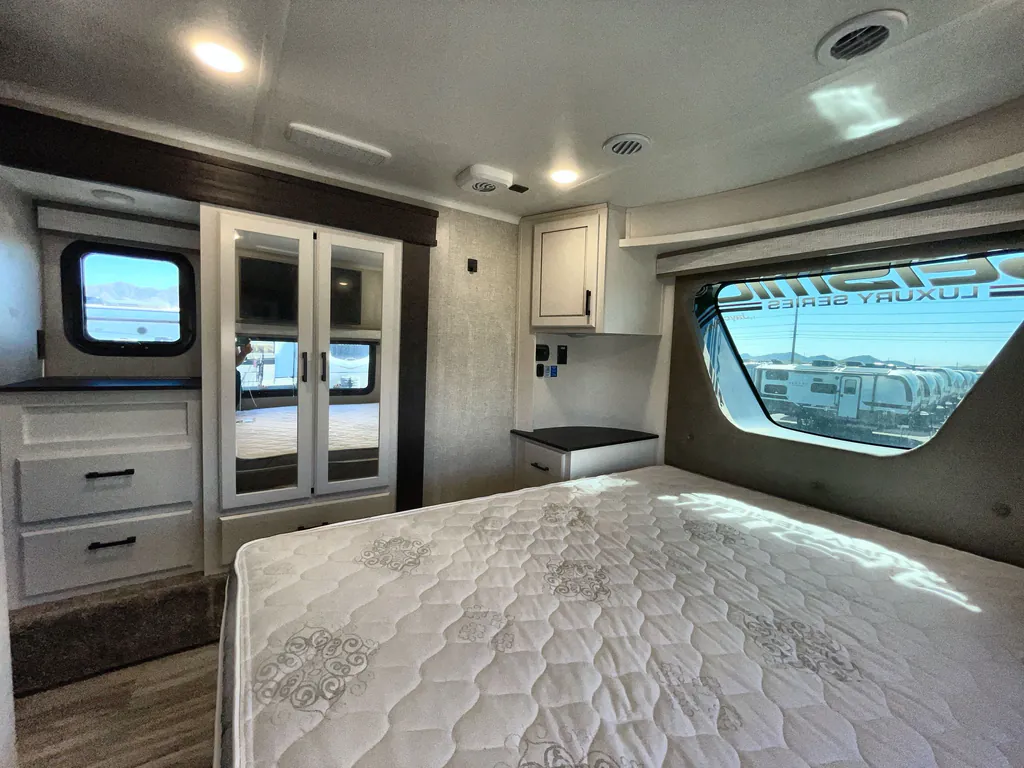 2024 Jayco Seismic Luxury Series 4113, Photos photo 16