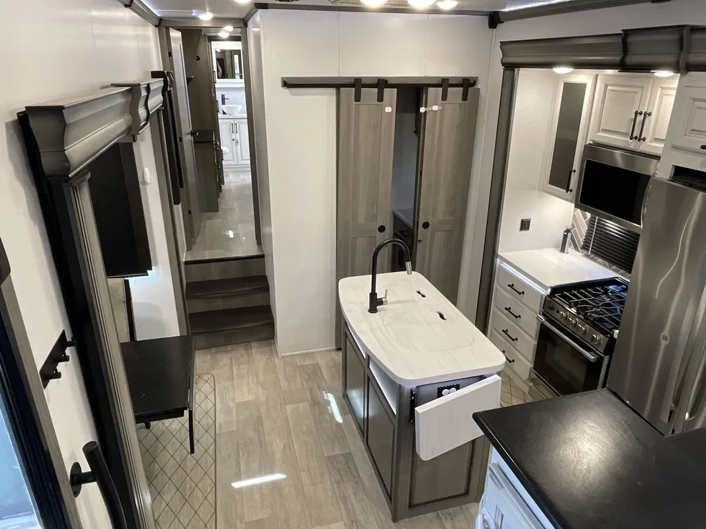 2022 Keystone Montana 3763BP, Photos photo 2