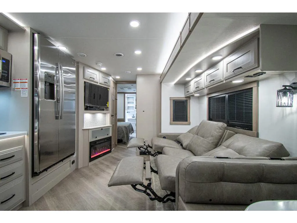2027 Entegra Coach Emblem 36U, Photos photo 12