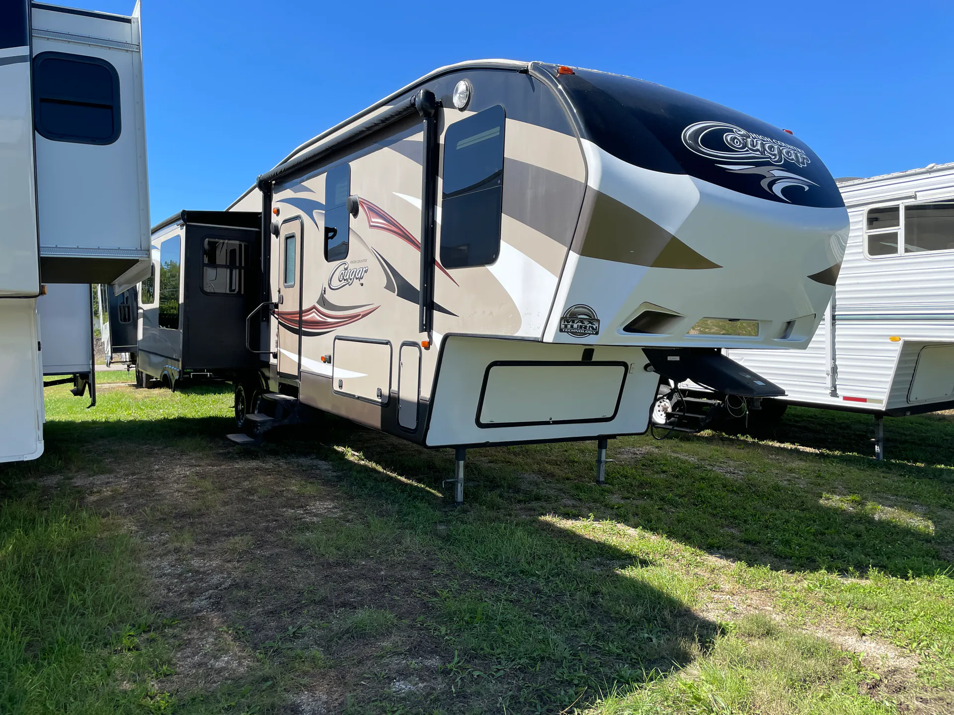 2014 Keystone Cougar 327RES - Photo 2