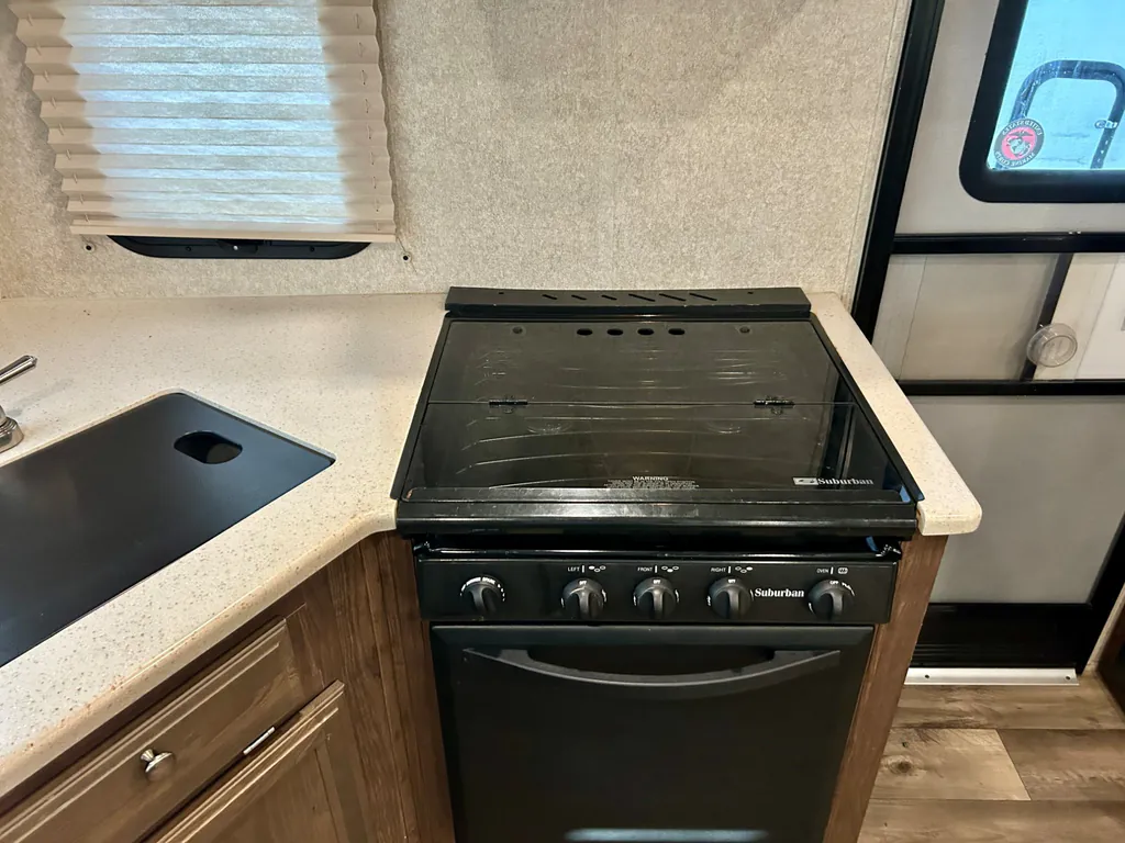 2017 Forest River Flagstaff Micro Lite 25FKS, Photos photo 12