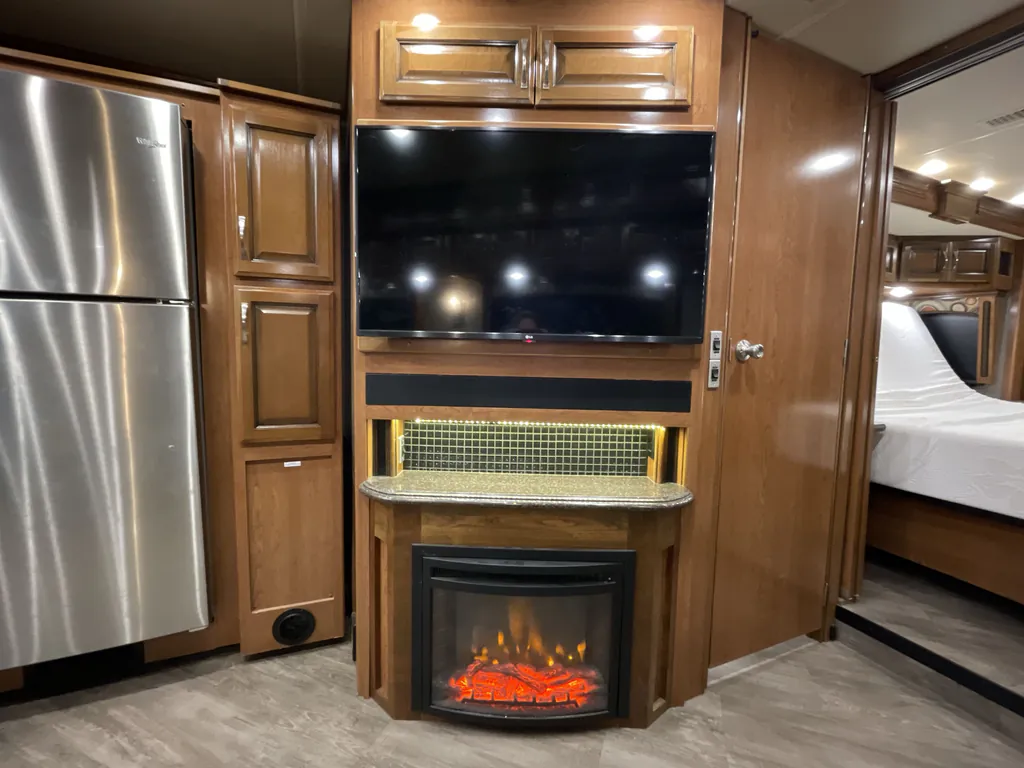 2018 Fleetwood Pace Arrow LXE 38K, Photos photo 13