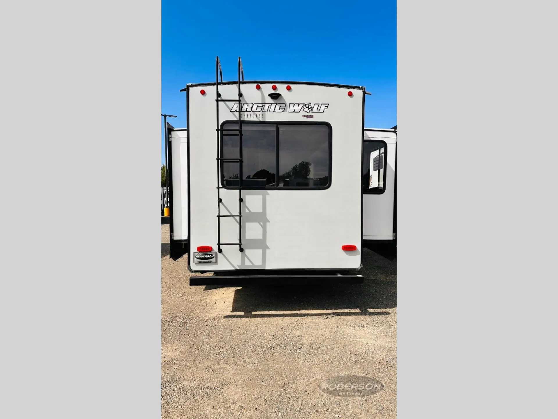 2021 Forest River Cherokee Arctic Wolf 291RL — Photo 5