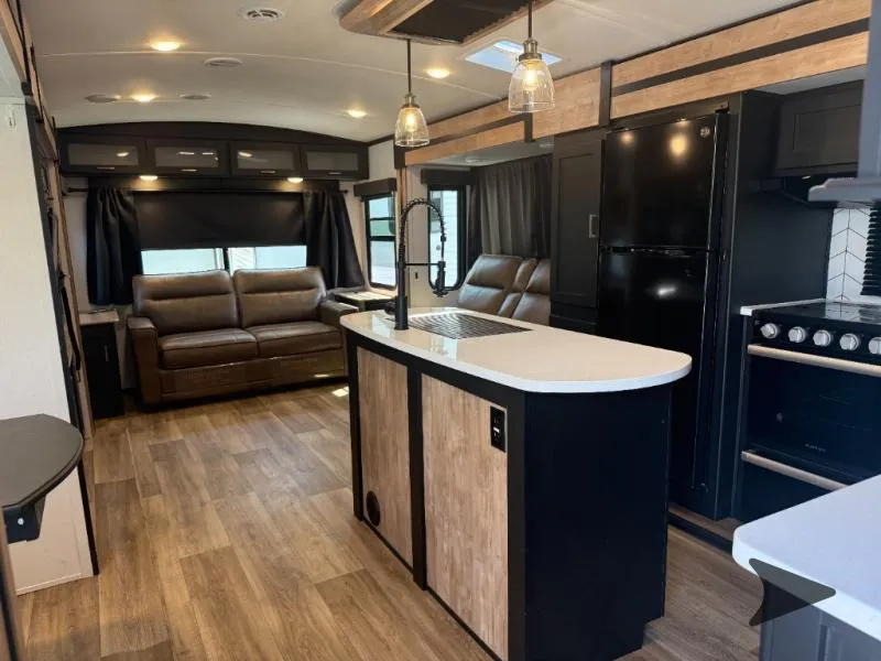 2023 Keystone Outback 330RL - Photo 4