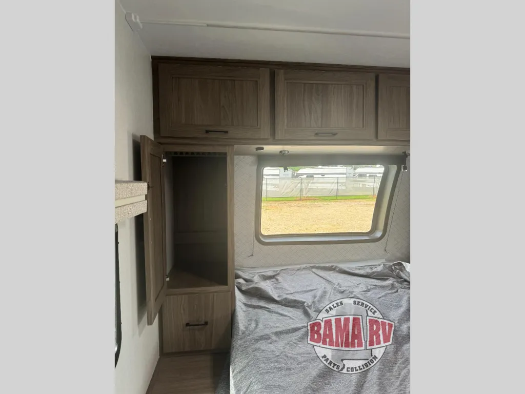 2026 Coachmen Freedom Express Ultra Lite 258BHS, Photos photo 9