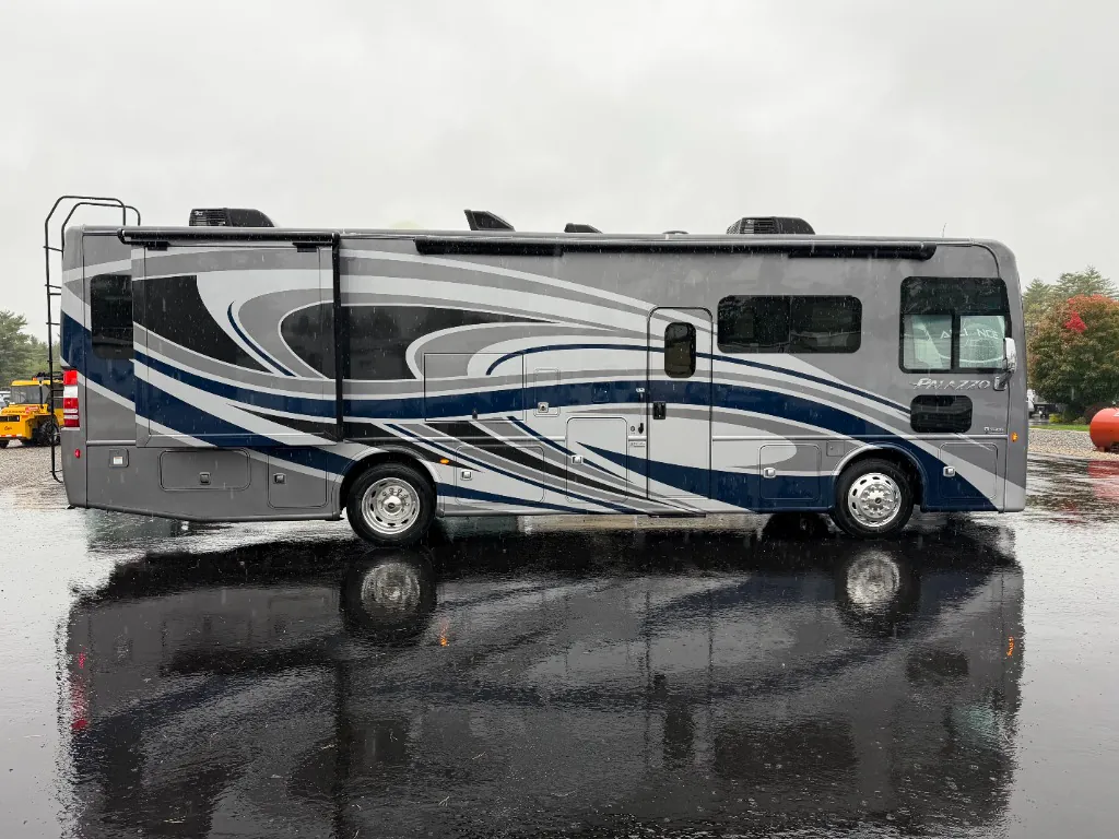 2022 Thor Motor Coach Palazzo 33.5 - Photo 4