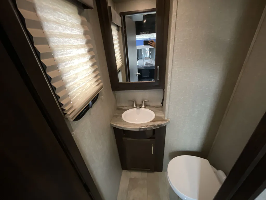 2019 Grand Design Momentum 399TH, Photos photo 33