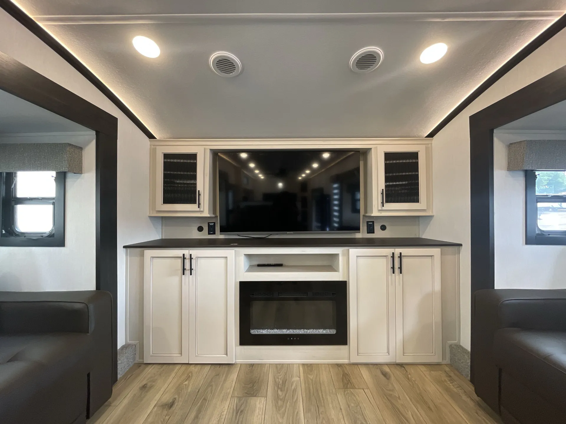 2025 Forest River Sabre 37FLH — living area main